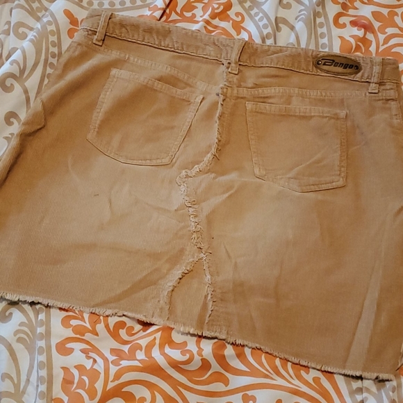 Skirt - Picture 2 of 3